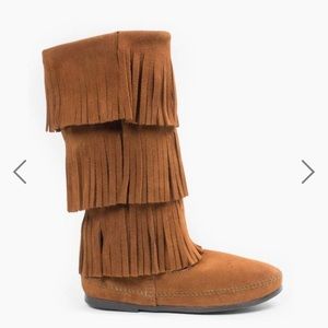 Minnetonka 3 Layer Fringe Moccasin Pull On Boot